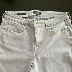 NYDJ size 10 Lilac Ami Skinny Jean with Lift Tuck Technology